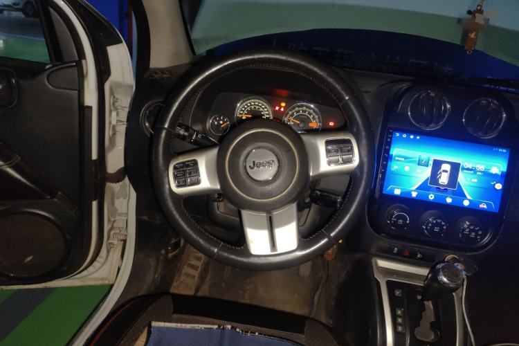 Used Jeep Compass 2014 Revised Version 2.4L Four-Wheel Drive Comfort Edition Steering Wheel