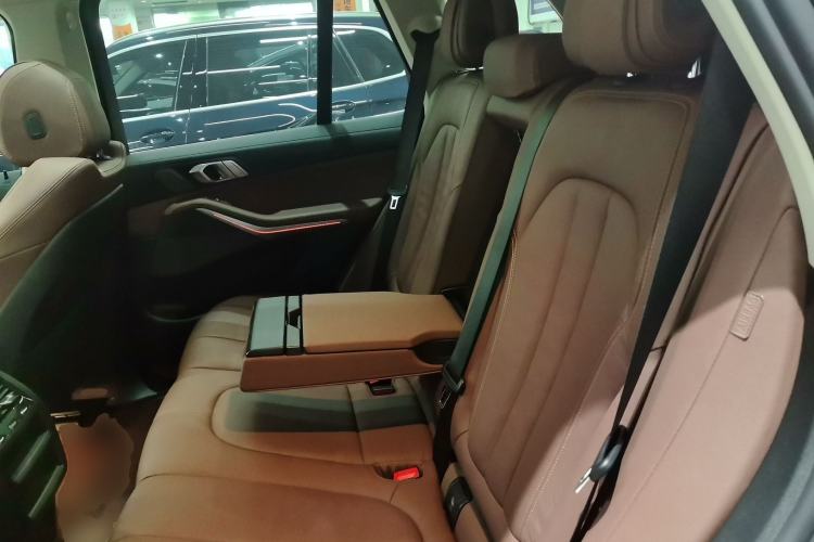 Used BMW X5 2022 xDrive40i M Sport Package Left Rear Seat