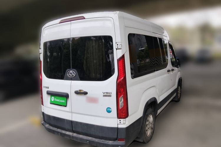 Used SAIC MAXUS Xintu V90 2020 2.0T Manual Yunjie Version Front-Wheel Drive with Single Rear Tire Short Wheelbase High-Roof Design 6-Seater