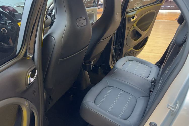 Used smart forfour 2016 0.9T 66 kW Pioneer Edition
