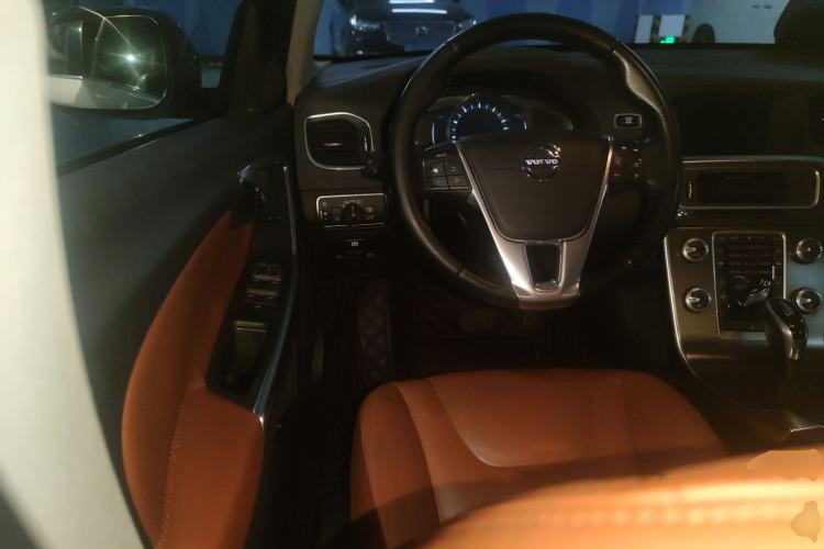 Used Volvo S60 2014 S60L T5 Intelligent Drive Edition Steering Wheel