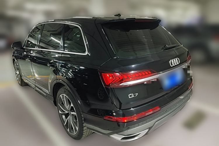 Used Audi Q7 2021 55 TFSI quattro S line Sport model
