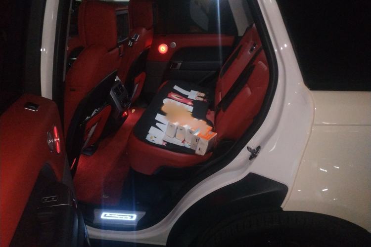 Used Land Rover Range Sport 2019 3.0 L6 HSE DYNAMIC Interior 4