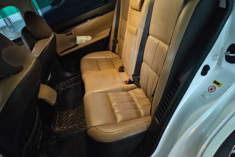 Used Lexus ES 2017 300h Mark Levinson Luxury Edition