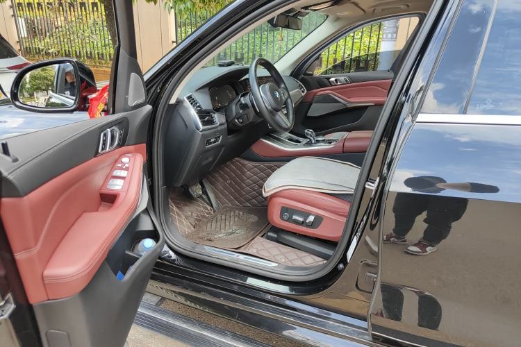 Used BMW X5 2022 Restyled xDrive 30Li Luxury Version M Sport Package Driver Seat