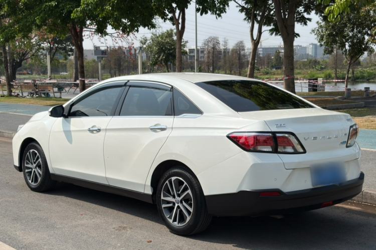 Used Venucia D60 2019 1.6L XL CVT Smart Connect Elite Edition