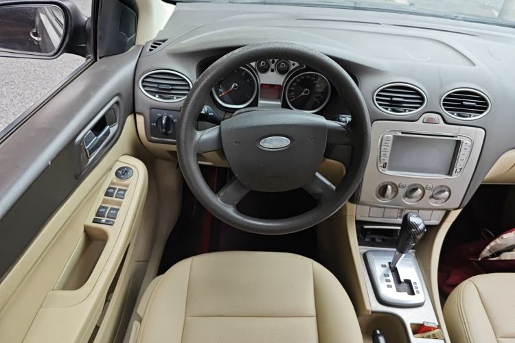 Used Ford Focus 2011 Sedan 1.8L Automatic Fashion Edition Steering Wheel