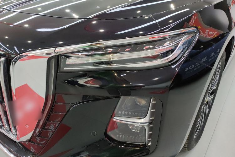 Used Hongqi H5 2025 2.0T Automatic Flag Edition – 500 000 Units Commemorative Version
