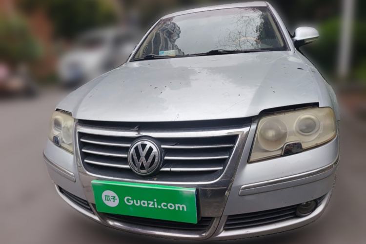 Used Volkswagen Passat 2005 1.8T Automatic Deluxe Plus Version Front