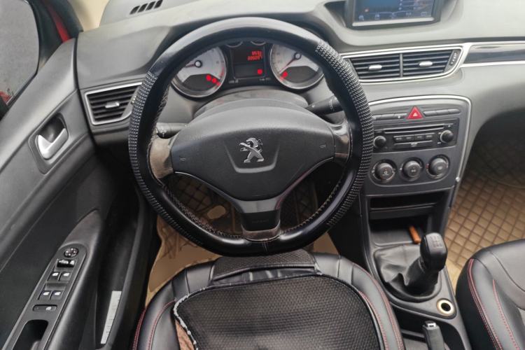 Used Peugeot 308 2014 Enjoy Edition Classic 1.6L Manual YouShang Model Steering Wheel