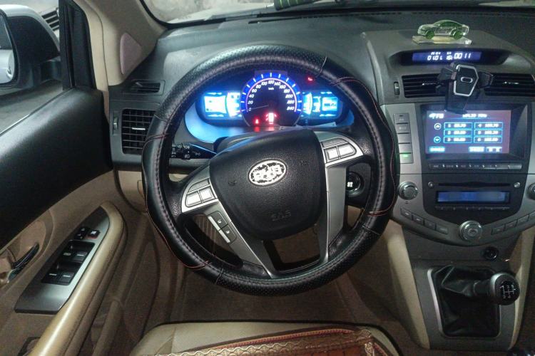 Used BYD S6 2011 2.0L Manual Luxury Version