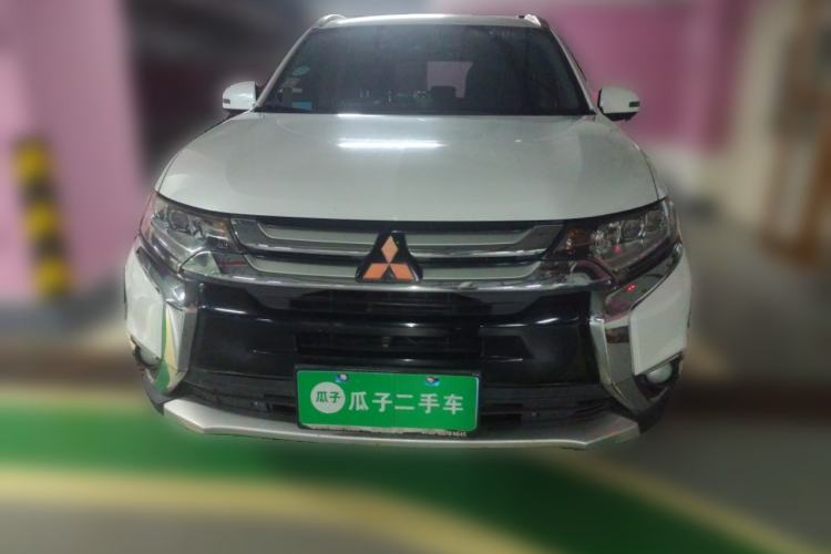 Used Mitsubishi Outlander 2018 2.4L 4x4 Luxury Edition 7-Seater