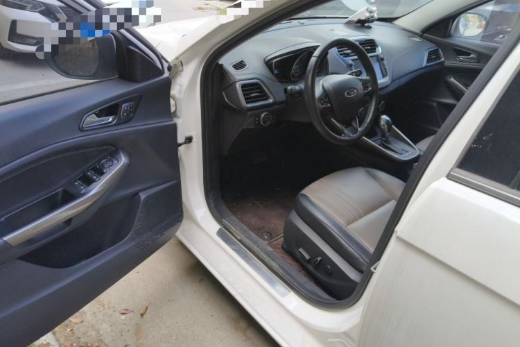 Used Ford Escort 2019 EcoBoost 125 Automatic Luxury Edition Driver Seat