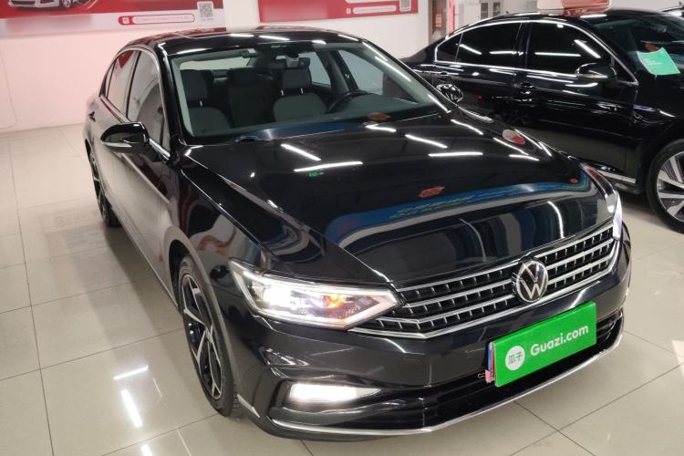 Used Volkswagen Magotan 2023 2 Million Units Limited Edition 330TSI DSG Leading Version Exterior 1