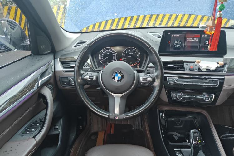 Used BMW X1 2020 xDrive25Li Luxury Edition Steering Wheel
