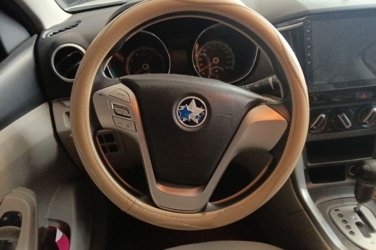 Used Venucia T70 2015 2.0L CVT Smart Choice Edition Steering Wheel