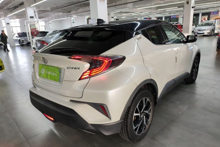 Used Toyota C-HR 2018 2.0L Luxury Sunroof Version China V Emission Standard