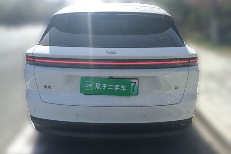 Used Li Auto i6 2025 Model Four-Wheel-Drive Standard Type
