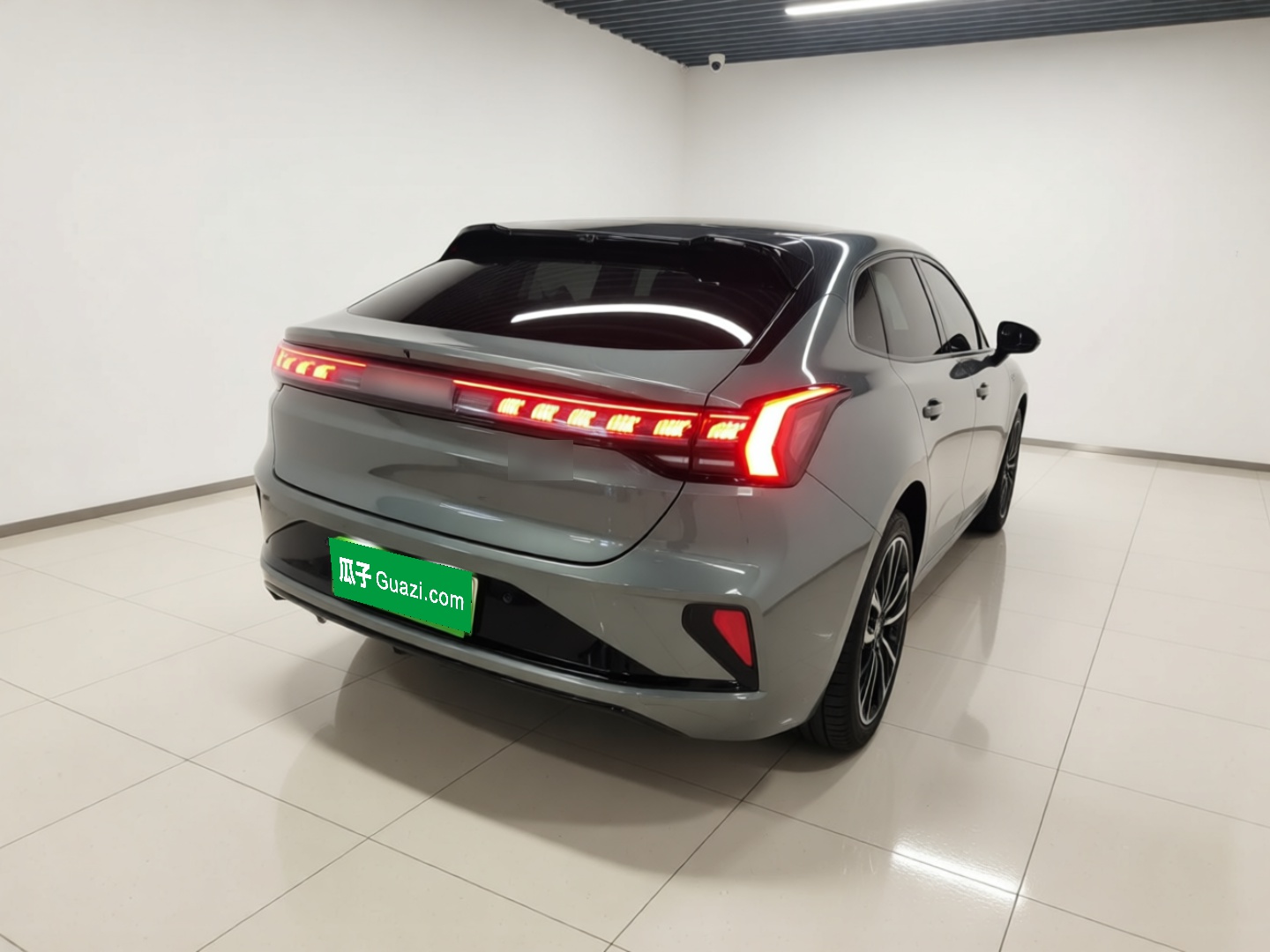 Zeekr 001 2024 YOU Edition 100 kWh All-Wheel Drive — снимка 6