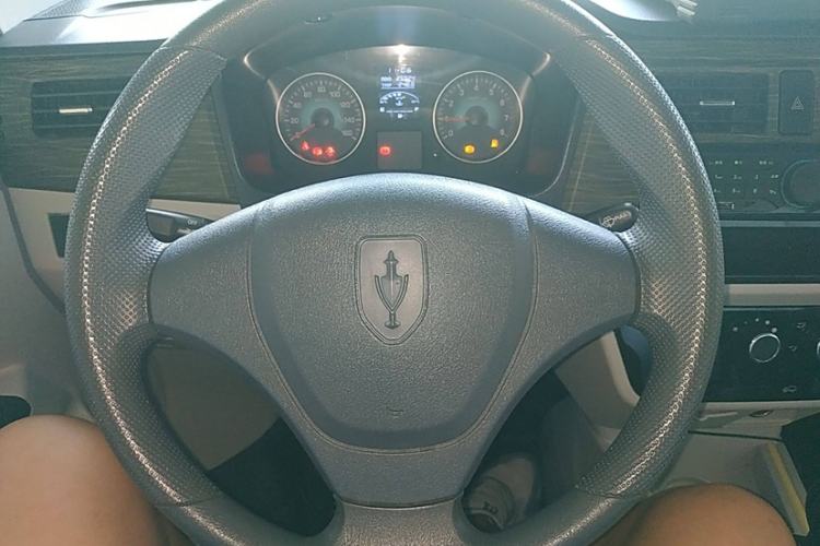 Used Jinbei New Hiace X30L 2022 1.5L Super Enjoyment Edition Air-Conditioning-Free Van China VI Standard SWC15M