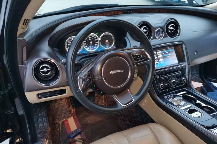 Used Jaguar XJ 2012 XJL 3.0 Panoramic Business Edition

