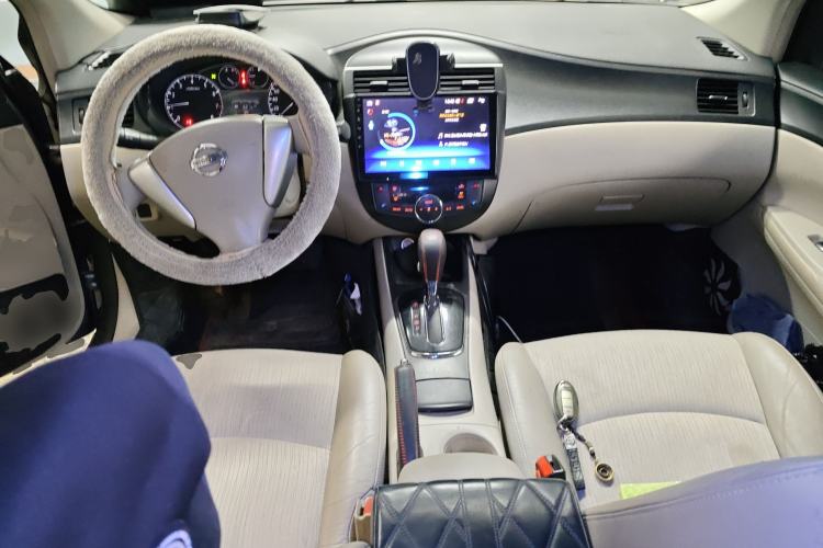 Used Nissan Tiida 2013 1.6L CVT Cool Cafe Edition
