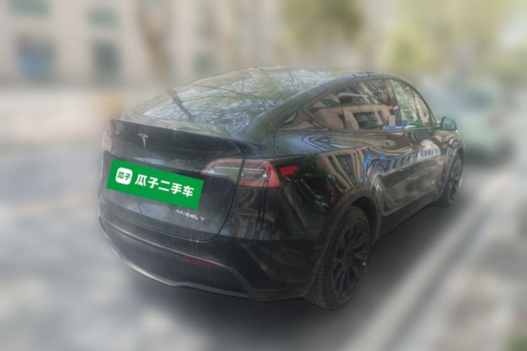 Used Tesla Model Y 2023 Long-Range All-Wheel-Drive Version