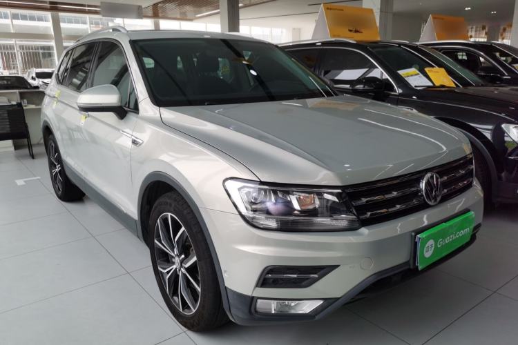 Used Volkswagen Tiguan L 2020 330TSI Automatic Two-Wheel Drive Smart Luxury Edition China VI Standard Front Right 45 Deg