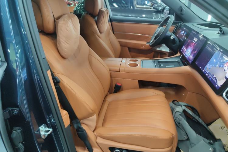 Used Hima AITO M8 2025 Model Pure Electric Max+ Six-Seat Four-Wheel-Drive Version