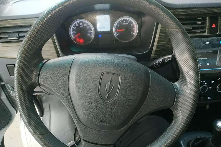 Used Jinbei Hiace X30 2023 1.5L Super-Enjoyment Van 2/5 Seats Non-Air-Conditioned Version SWC15M