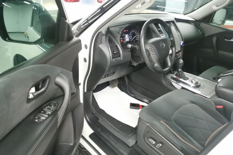Used Nissan Patrol 2018 4.0L LinkedIn Edition Driver Seat