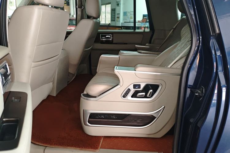 Used Lincoln Navigator 