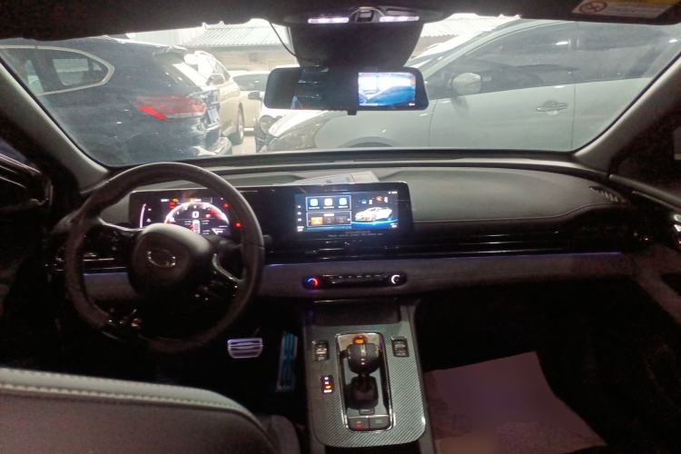 Used GAC Trumpchi EMPOW 2023 400T Automatic R PRO Center Console