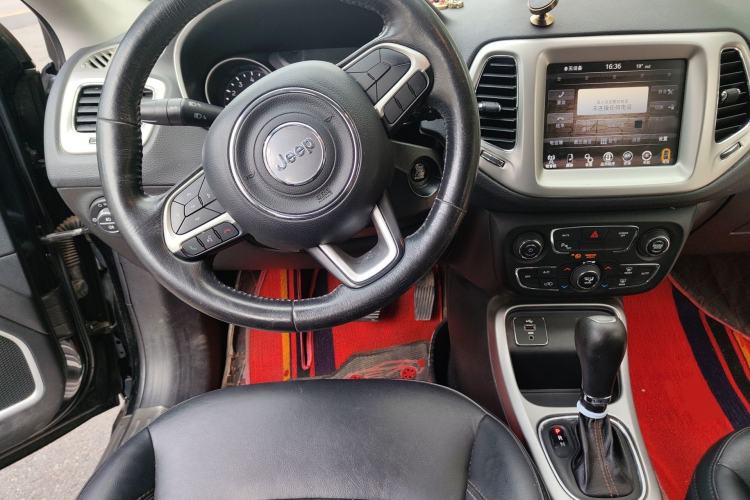 Used Jeep Compass 2017 200T Automatic Family Edition Steering Wheel