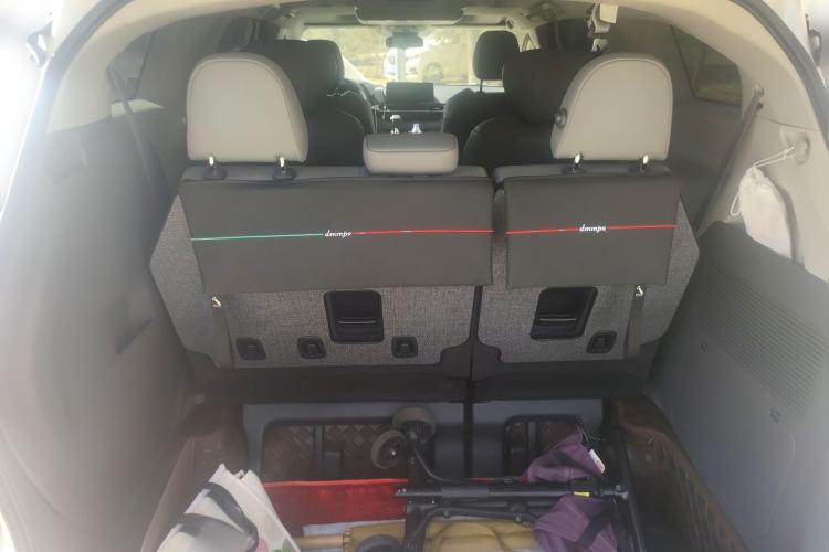 Used Toyota Granvia 2023 2.5L Hybrid Comfort Edition Trunk