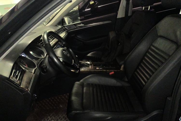 Used Volkswagen Magotan 2018 Facelift 330TSI DSG Luxury Model Left Front Seat