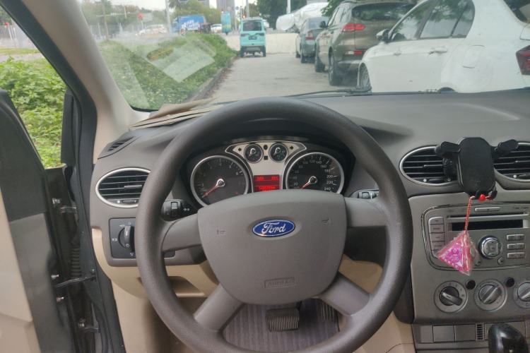 Used Ford Focus 2009 Sedan 1.8L Automatic Fashion Edition Steering Wheel