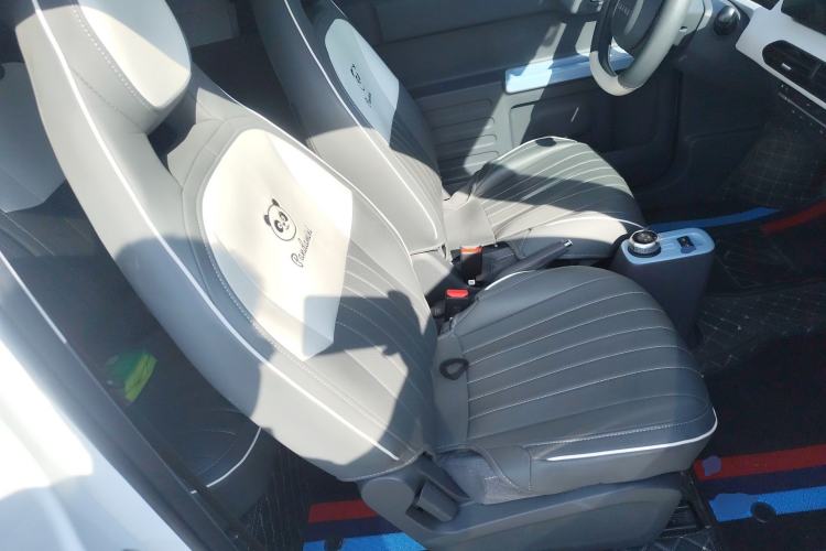 Used Geely Galaxy Panda 2024 Panda Mini 200km Endurance Bear
