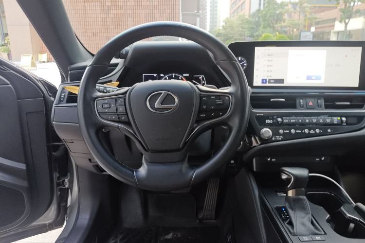 Used Lexus ES 2022 300h Excellence Edition