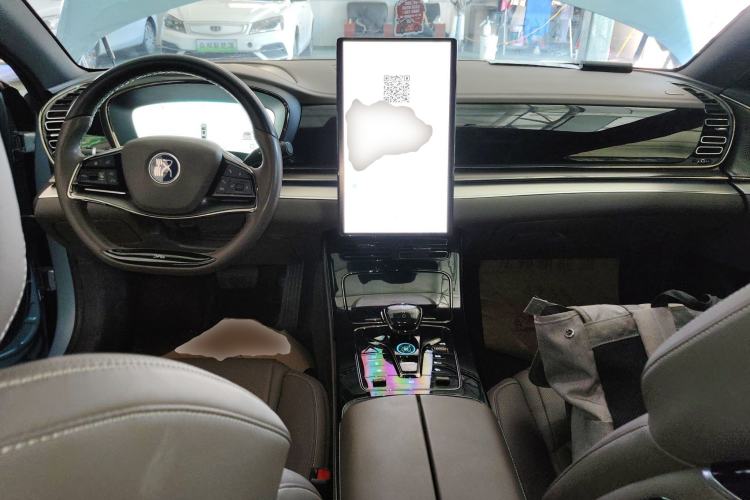 Used BYD Han 2023 EV Champion Edition 605KM Front-Drive Premium Model Center Console