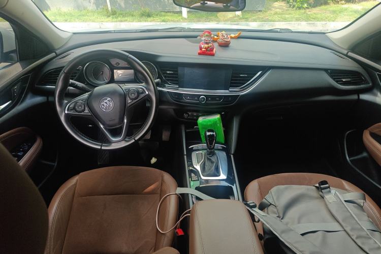 Used Buick Regal 2019 20T Elite Version China VI Standard Center Console