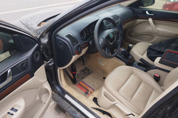 Used Skoda Octavia 2013 1.6L Manual Yijun Edition Driver Seat