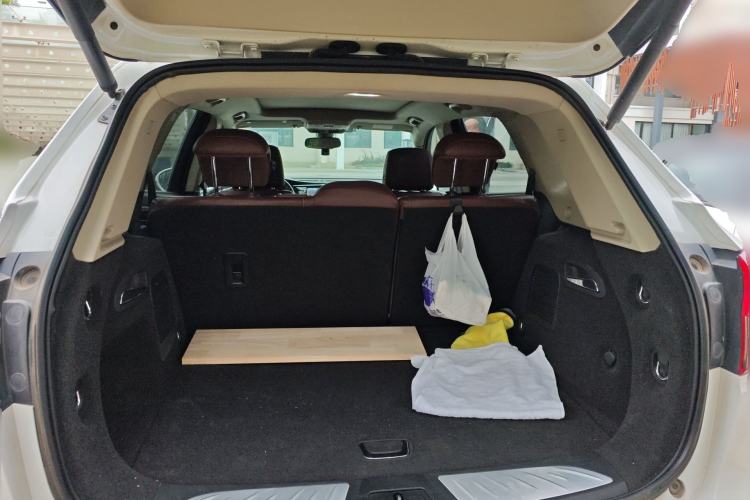 Used Buick Envision 2014 28T Four-Wheel Drive Luxury Model Trunk