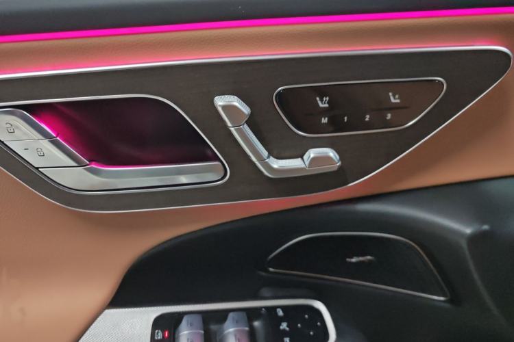 Used Mercedes-Benz E-Class New Energy 2024 E 350 e L Plug-in Hybrid Sedan Interior 2