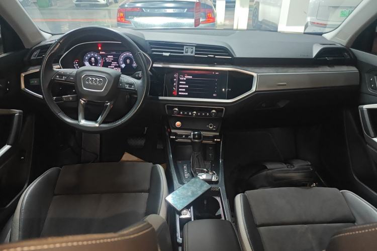 Used Audi Q3 2021 35 TFSI Progressive Dynamic Edition Center Console