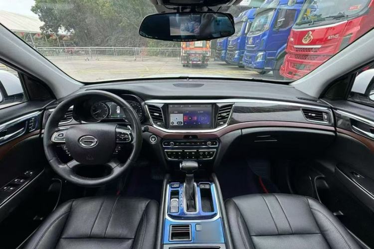 Used GAC Trumpchi GS8 2017 320T Two-Wheel Drive Luxury Smart Connectivity Version (7 Seats)