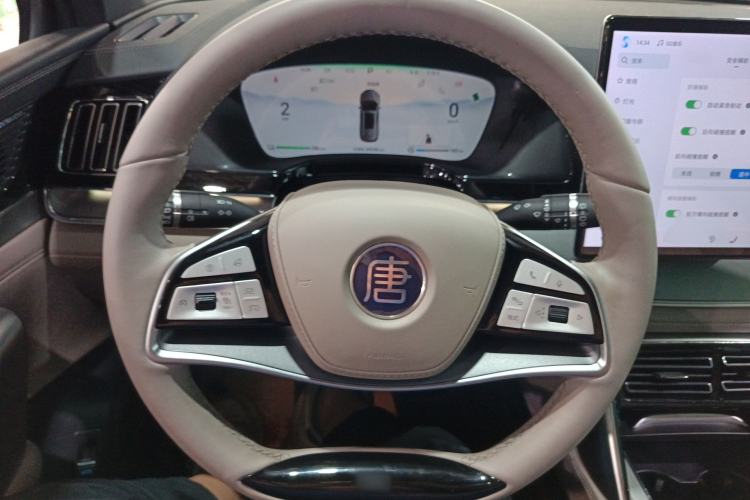 Used BYD Tang New Energy 2024 DM-p Champion Edition 215KM Four-Wheel Drive Deluxe Model Steering Wheel