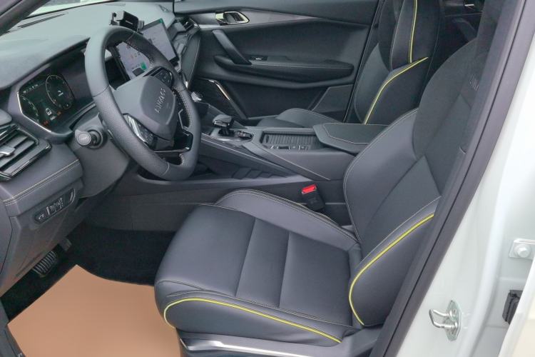 Used Lynk & Co 06 2023 Remix 1.5T Dynamic Halo
