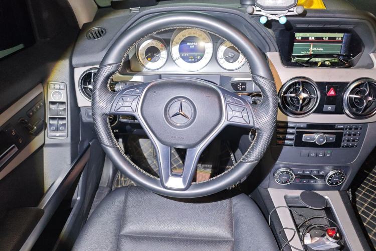 Used Mercedes-Benz GLK-Class 2014 GLK 260 4MATIC Dynamic Model Steering Wheel