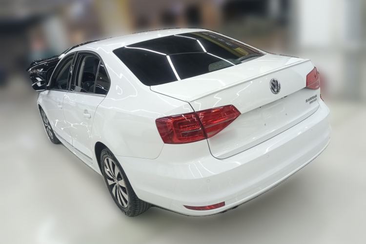 Used Volkswagen Sagitar 2015 230TSI Automatic Luxury Model Rear Left 45 Deg